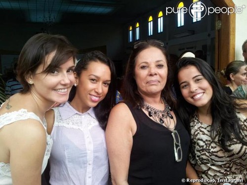 Is Brazilian actress Deborah Secco euro tri racial? classify her