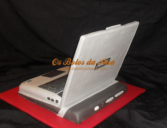 3D Cake Laptop ASUS V2S with Dock Station 