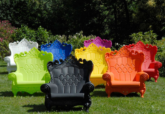 Garden furniture with a nod to Wonderland and a | Couture Fluff 