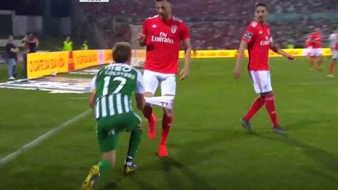 coentrão rio ave benfica.jpg