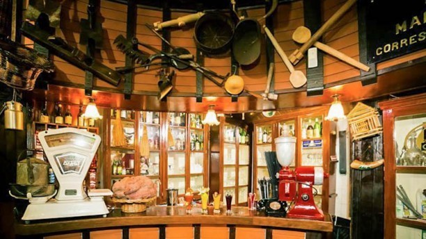 the-beer-garden-bar-ad205.jpg