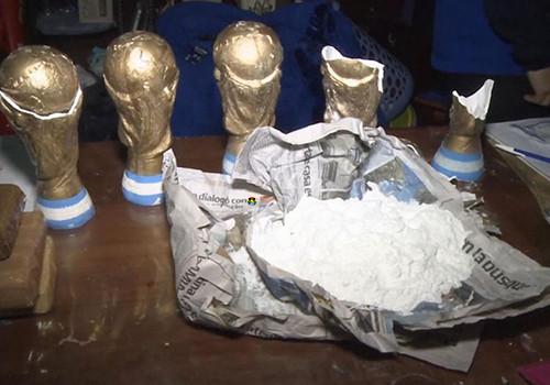 HD Cocaína escondida em troféus da taça do mund HD Cocaína escondida em troféus da taça do mund