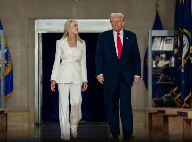 Pam Bondi 01.jpg