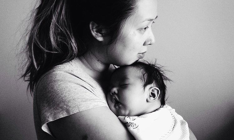 143-133756-lonely-motherhood-1456215413.jpg