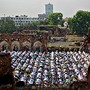 Orações no Eid al-Adha em Feroz Shah Kolta, Índ