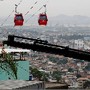 Alem&atilde;o - Policial do Bope ajuda na instala&ccedil;&atilde;o d