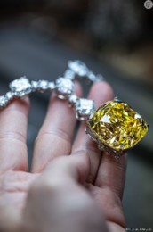 2950076-tiffany-diamond-o-diamante-amarelo-de-r-95