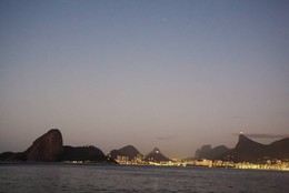 A cidade do Rio vista de Niterói no amanhecer des