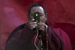 Budista em Larung Gar, Tibete 
