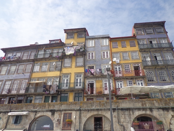 Casas coloridas na Ribeira do Porto